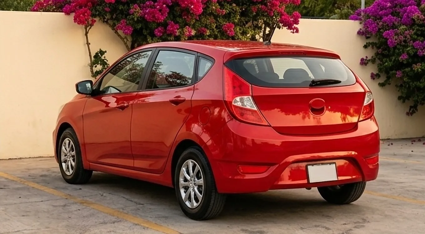 Hyundai Accent Hatchback GL 2019, foto 2 de 4