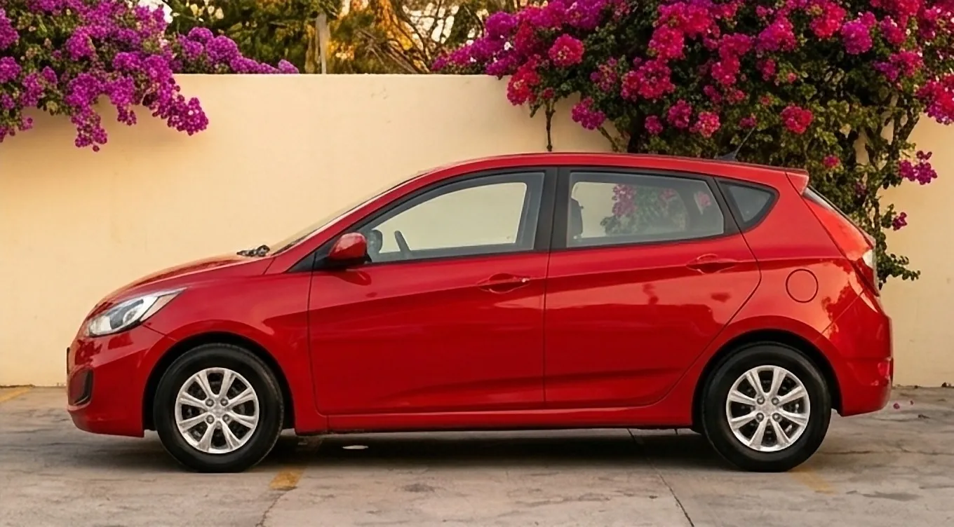 Hyundai Accent Hatchback GL 2019, foto 3 de 4